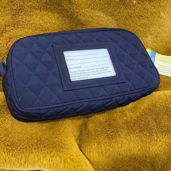 Vera Bradley X Lilly Bag Insulated Medication Navy Blue Quilted Make Up Toiletry - Picture 2 of 6